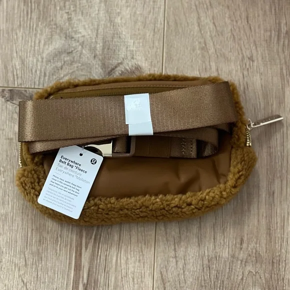 Lululemon Everywhere Fleece Brown Belt Bag burnt caramel brown - Picture 4 of 4